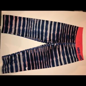 Nike pro cropped leggings